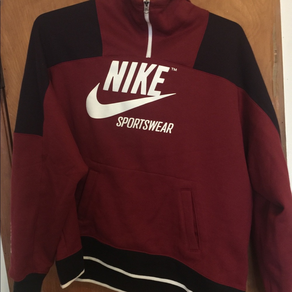 WOMEN'S NIKE SPORTSWEAR ARCHIVE HOODIE